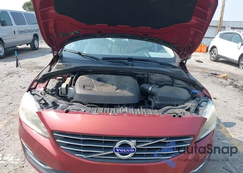 2016 Volvo S60 T5 Drive-E Premier z USA, uszkodzony, nr VIN YV126MFK4G1396231